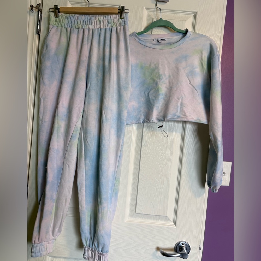 Fashion Nova tye dye lounge set